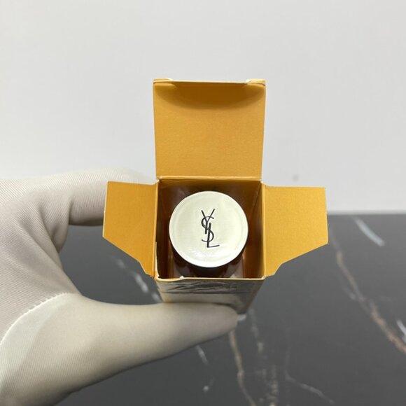 Yves Saint Laurent Queen Of The Night Eye Cream - Picture 4 of 4